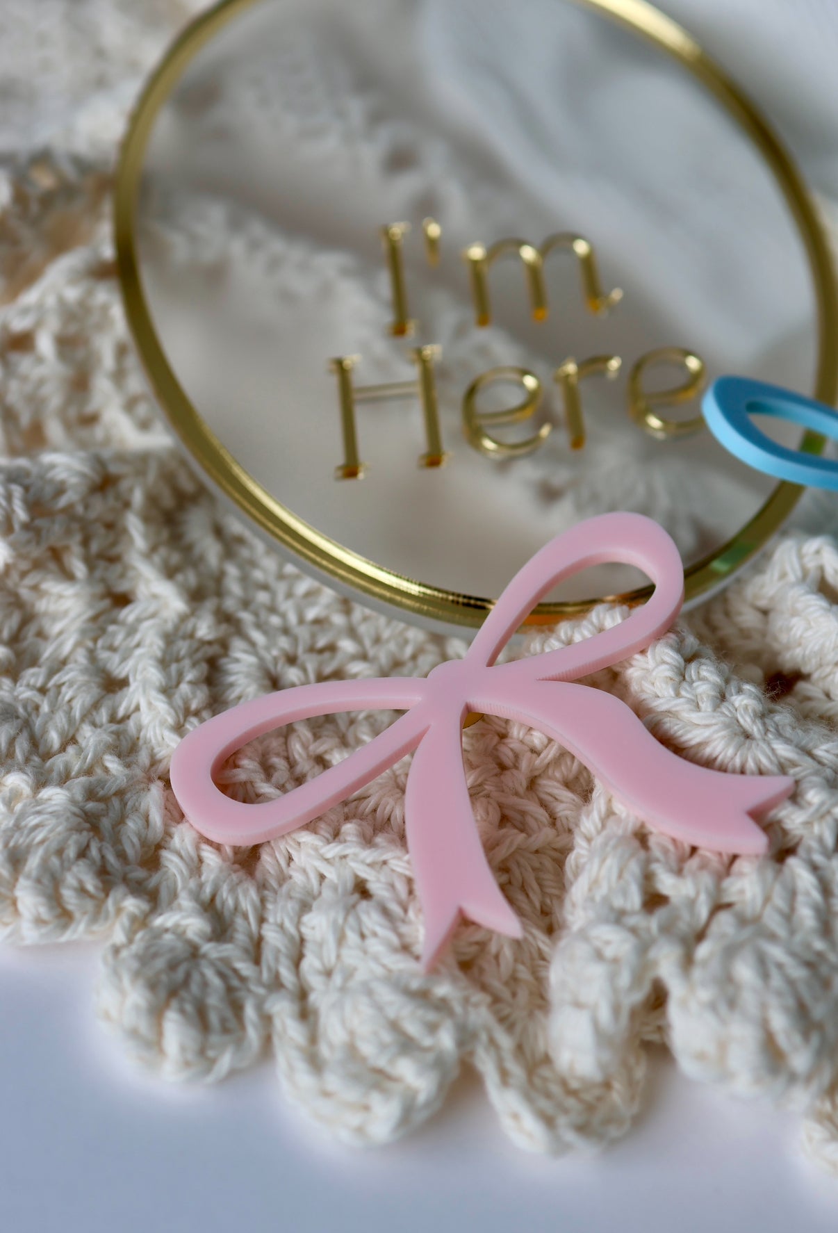 Bow "I'm Here" Sign (Blue & Pink Bows Included)